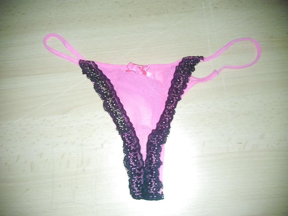 11P Pretty thong 
