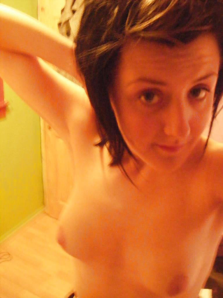 5P Pretty Teen SelfShot