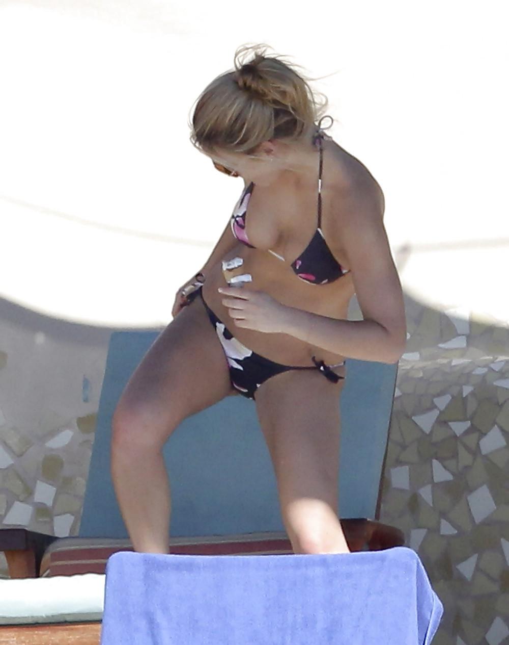 23P Bar-Refaeli-Bikini-Schnappschüsse in Mexiko