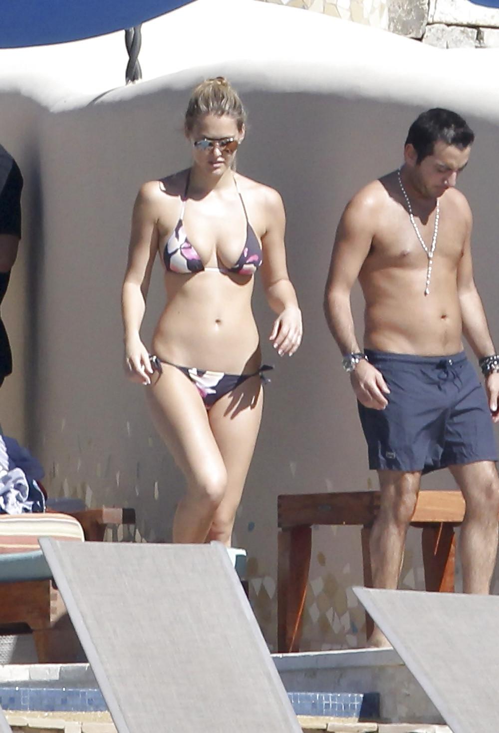 23P Bar-Refaeli-Bikini-Schnappschüsse in Mexiko