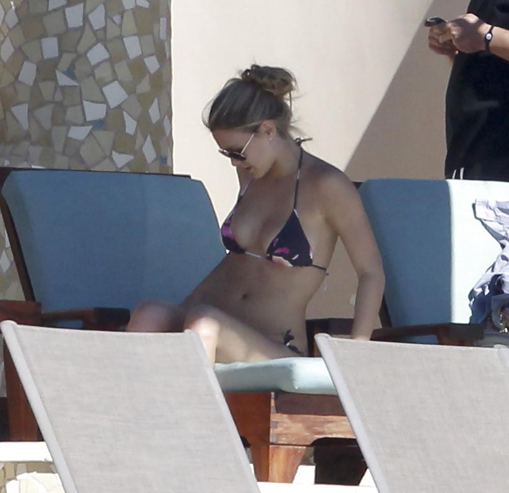 23P Bar-Refaeli-Bikini-Schnappschüsse in Mexiko