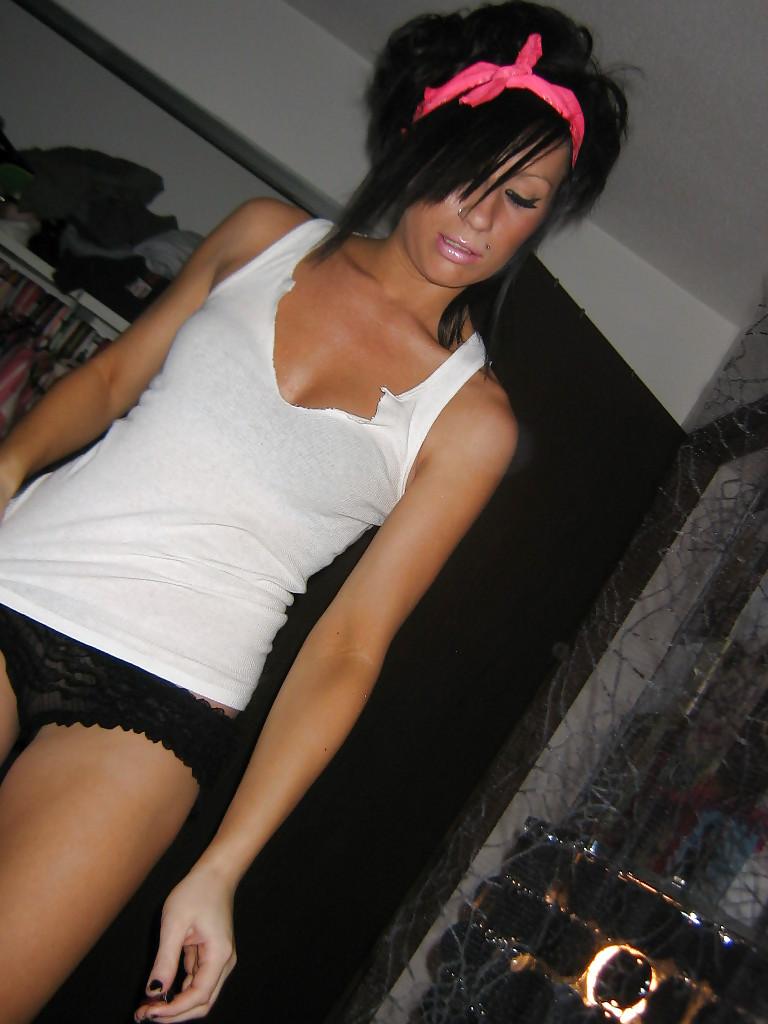25P Pretty Amateur Brunette 37