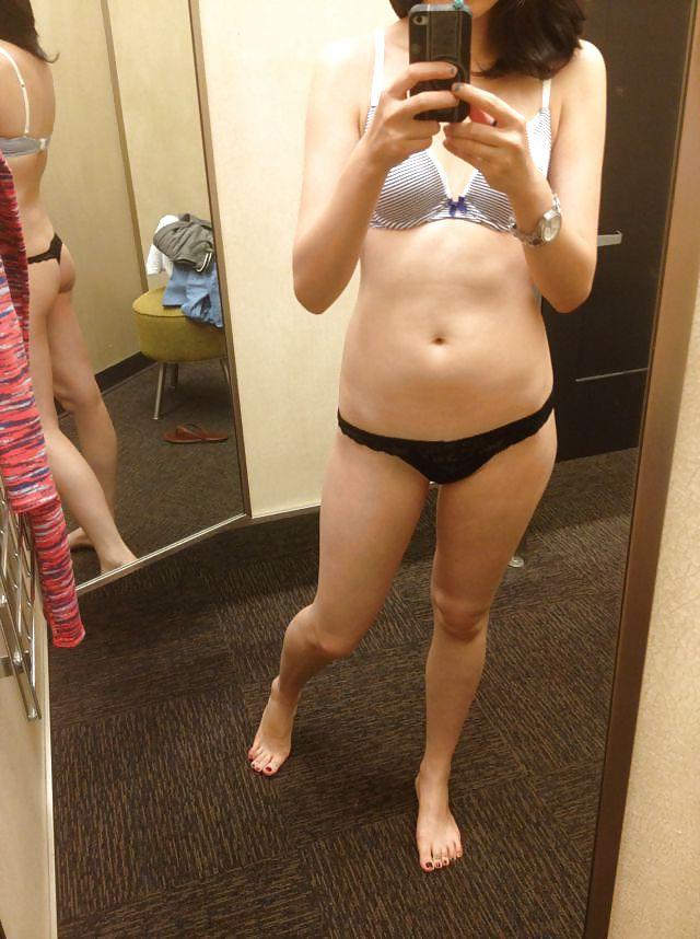 10P Dressing room tease