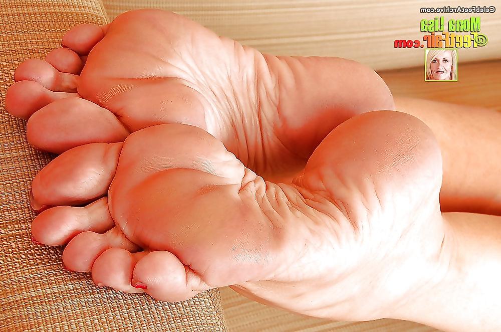 13P SEXY FEET CUM ON 2