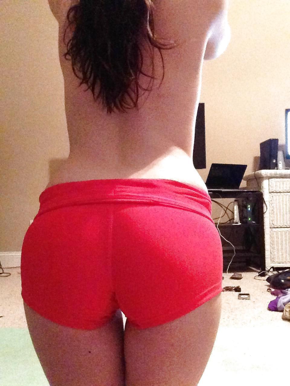 10P What's under that white bar?