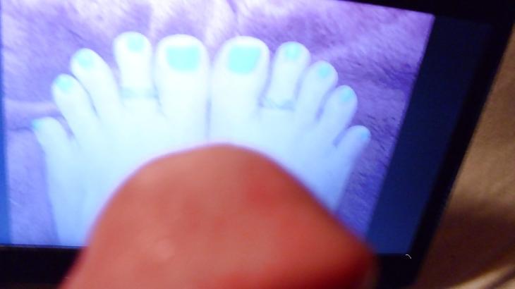 10P Cum on sexy feets again