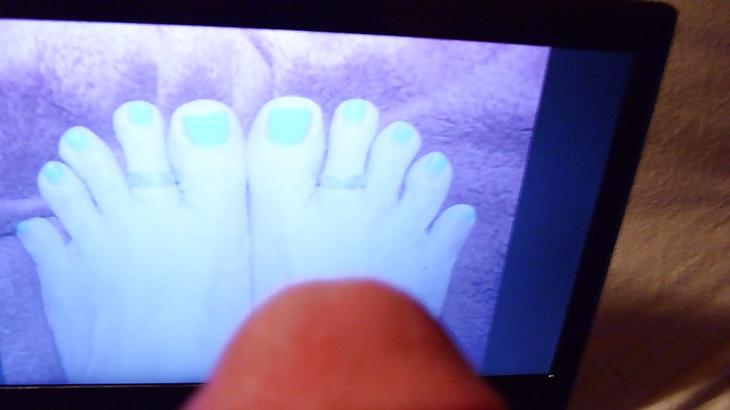 10P Cum on sexy feets again