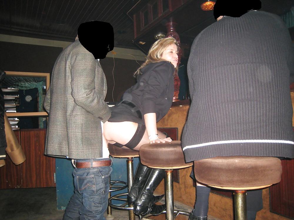 11P Julia die Ficksau wird in der Bar abgefickt