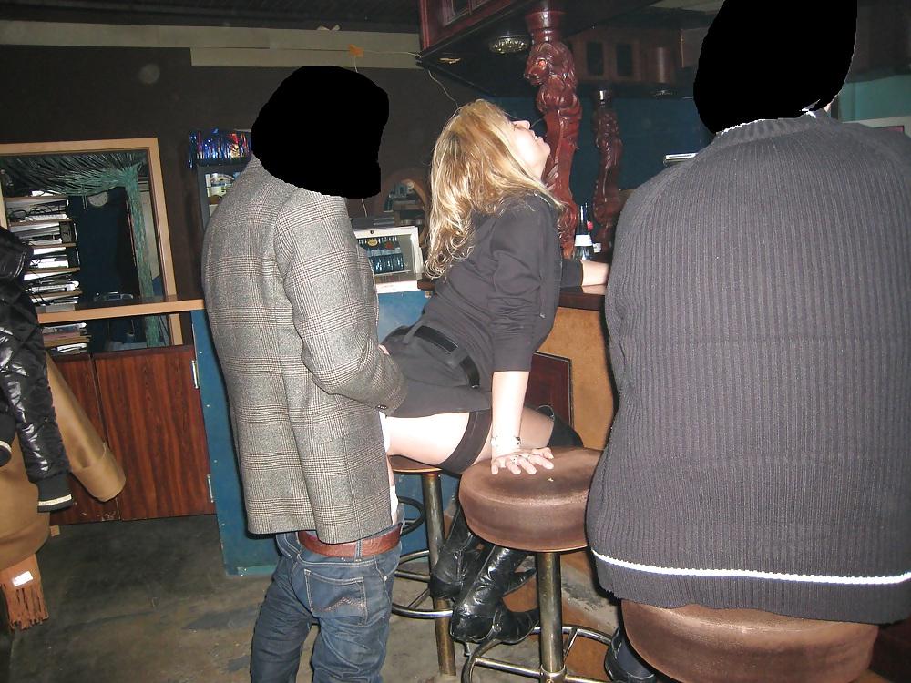 11P Julia die Ficksau wird in der Bar abgefickt