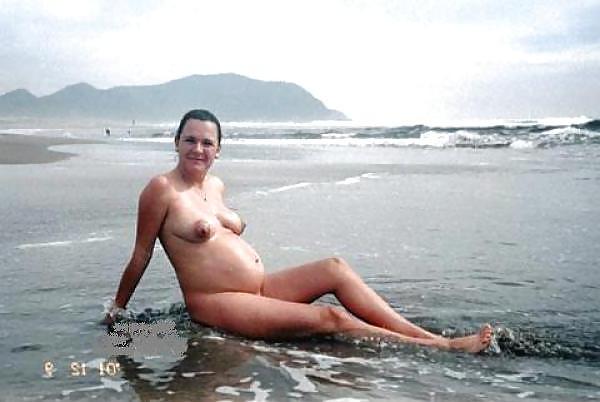 21P Pregnant Nudists