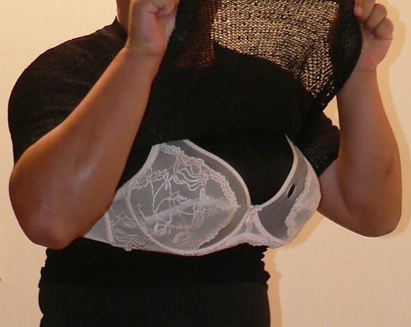 25P Taking Off Black Shirt (Showing Bra)