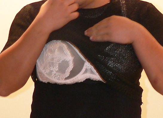 25P Taking Off Black Shirt (Showing Bra)