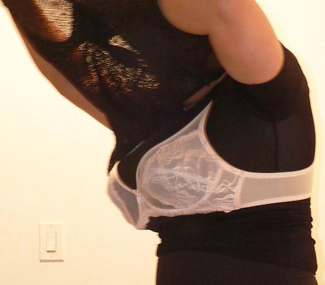 25P Taking Off Black Shirt (Showing Bra)