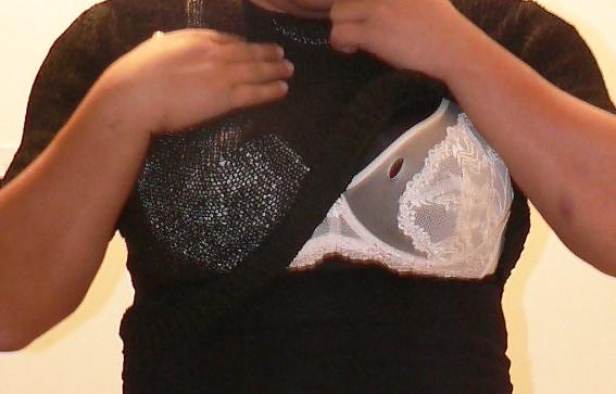 25P Taking Off Black Shirt (Showing Bra)