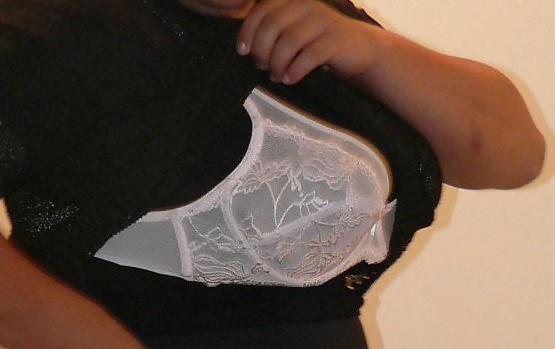25P Taking Off Black Shirt (Showing Bra)