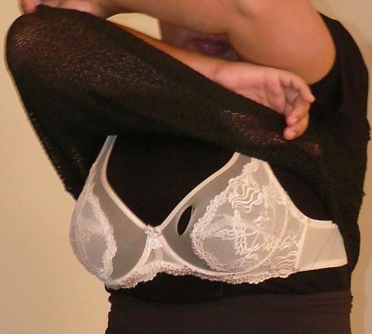 25P Taking Off Black Shirt (Showing Bra)