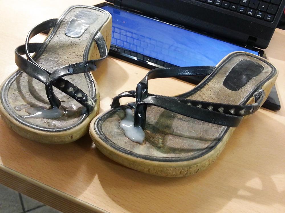 11P Cum on little sister's flip flops sandals of scarpebagnate