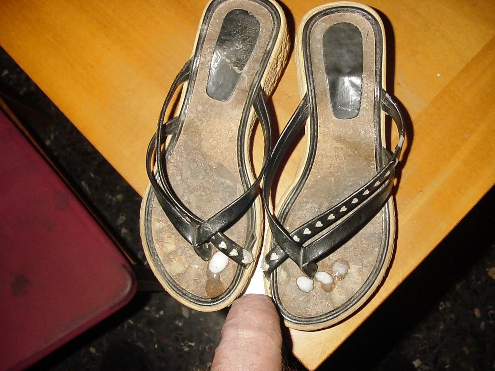 11P Cum on little sister's flip flops sandals of scarpebagnate