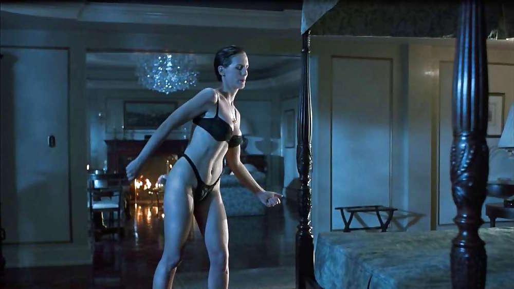 25P Jamie Lee Curtis in Bra and Thong 