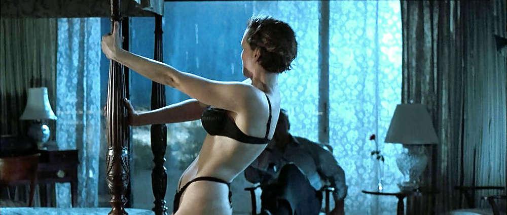 25P Jamie Lee Curtis in Bra and Thong 