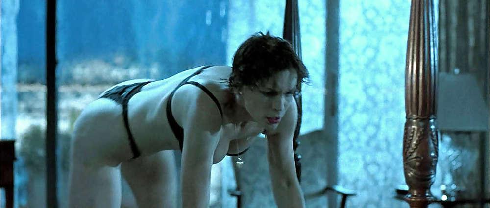 25P Jamie Lee Curtis in Bra and Thong 