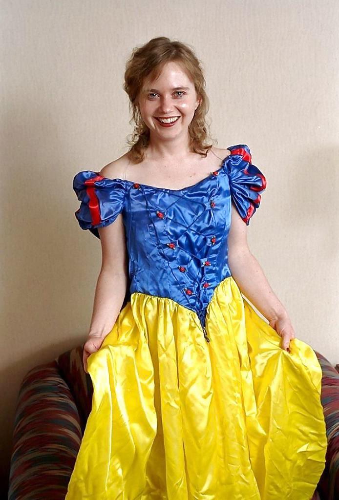 25P Hairy big pussy Snow White