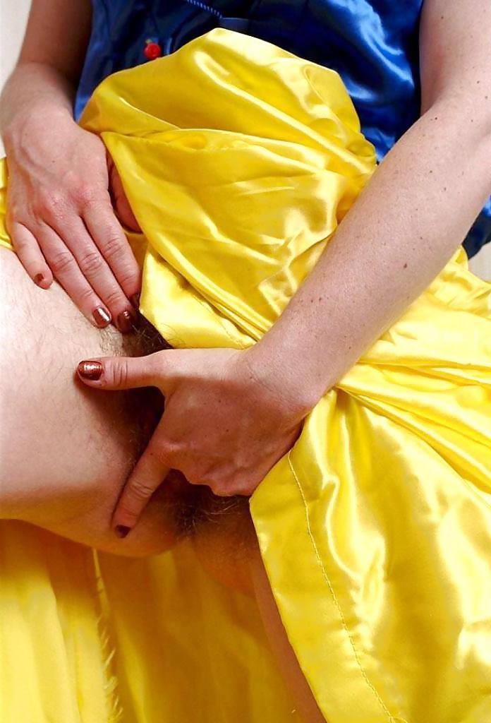 25P Hairy big pussy Snow White