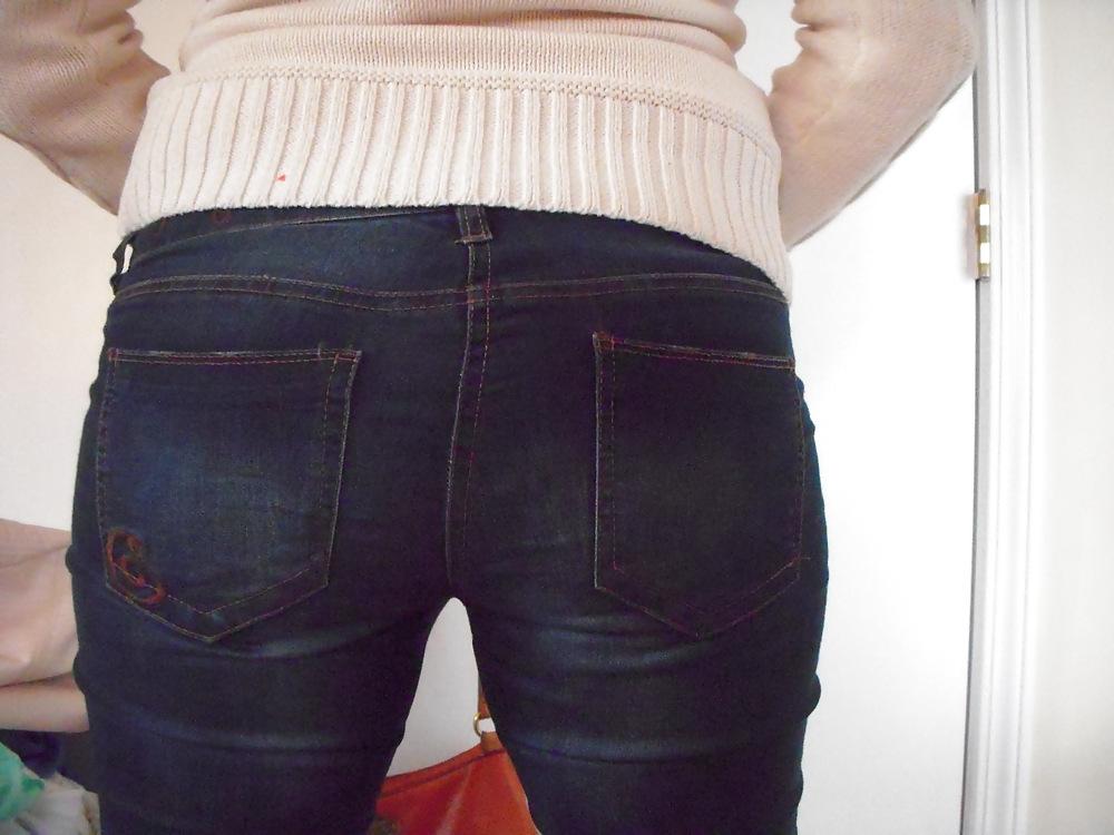14P Young milf mexican ass