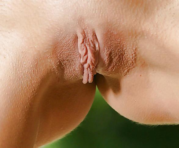 25P Big Pussy Lips (36)