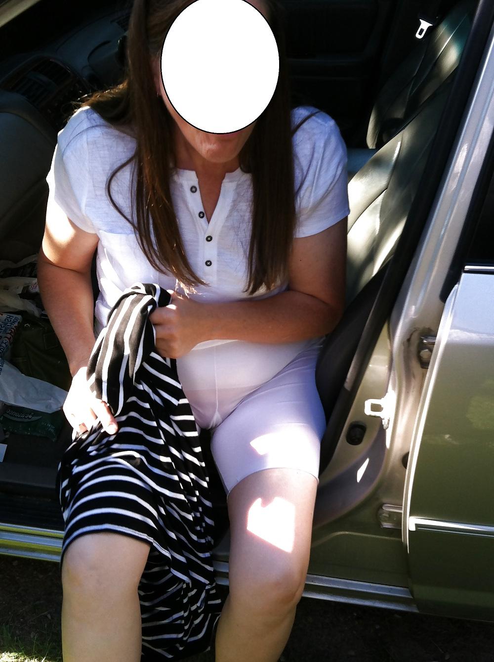 25P Sexy Mormon wife changing in a cemetary