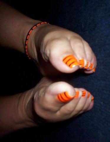 25P SEXY FEET CUM ON
