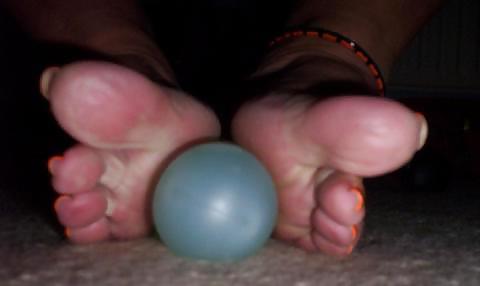 25P SEXY FEET CUM ON