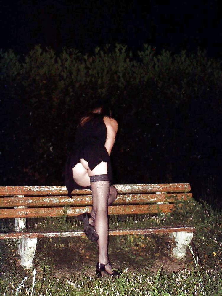 4P Milf posing naked on the street