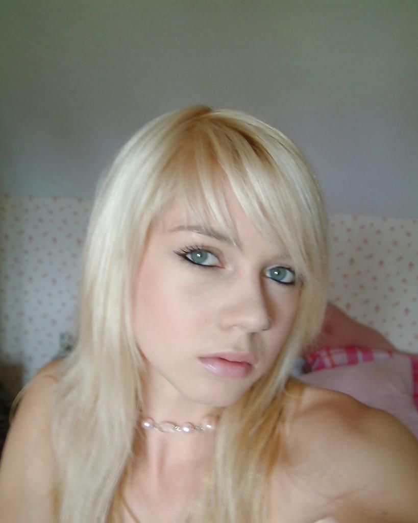 18P Pretty Amateur Blonde 33