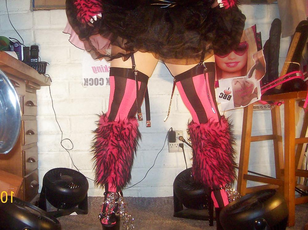 9P Tgirl BBC slut in pink and black per a Black Daddy's request