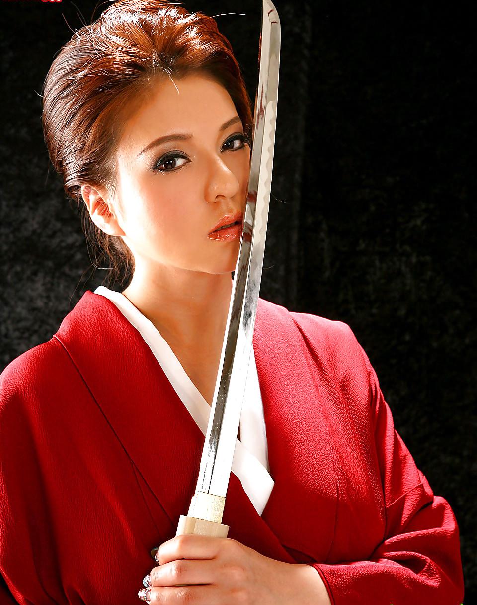 14P Yuki Tsukamoto - Japanese Beauties