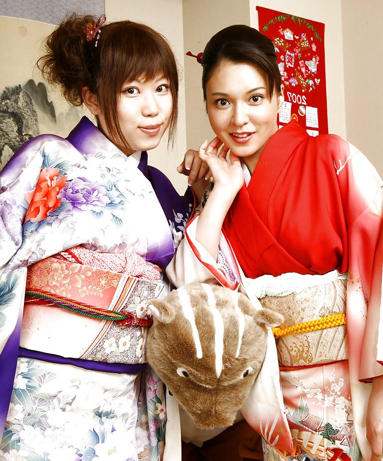 14P Yuki Tsukamoto - Japanese Beauties