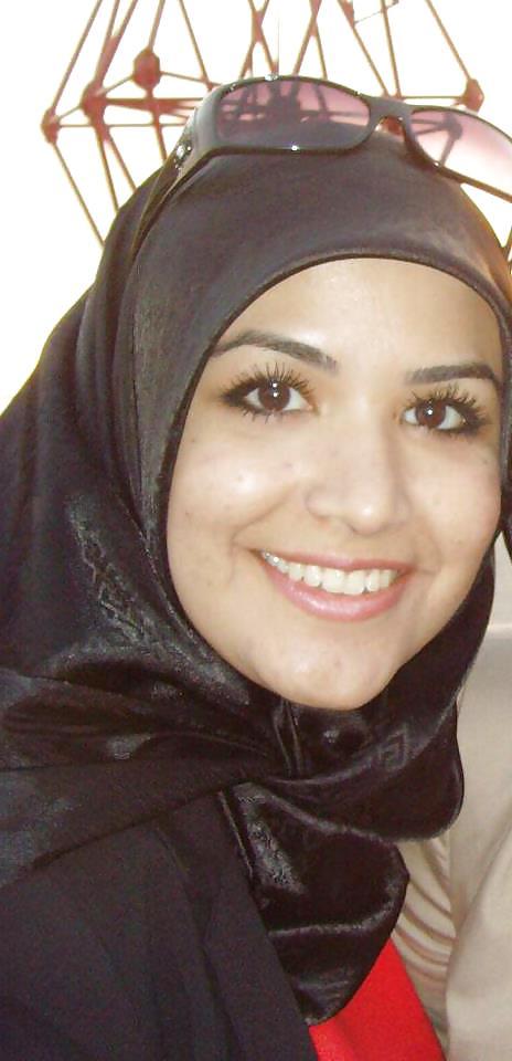 10P Naughty Arabic SexSlave Begging For Cocks & Cum On Her Face
