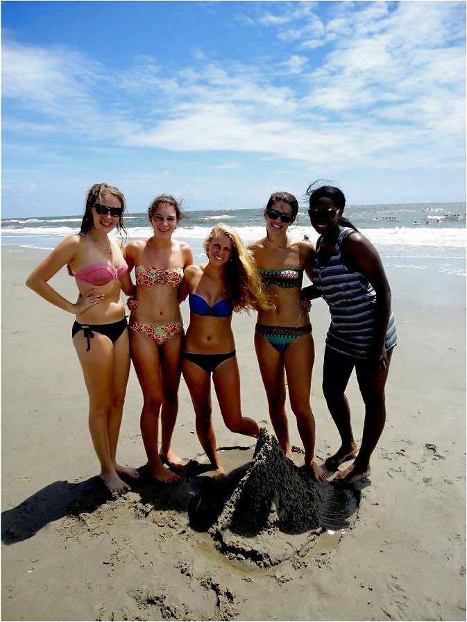 25P Amateur bikini teen girls (facebook non-nude)