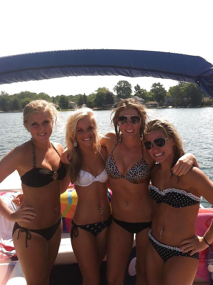 25P Amateur bikini teen girls (facebook non-nude)