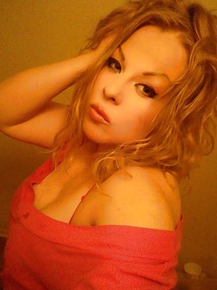 11P Thick white milf