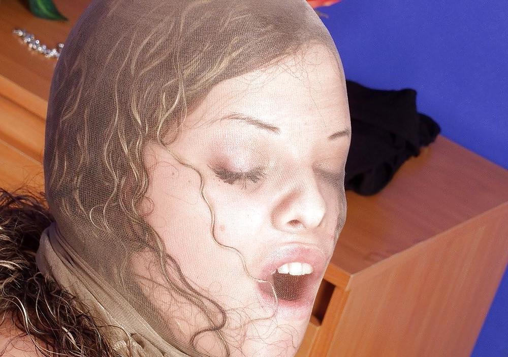 25P Pantyhose Face