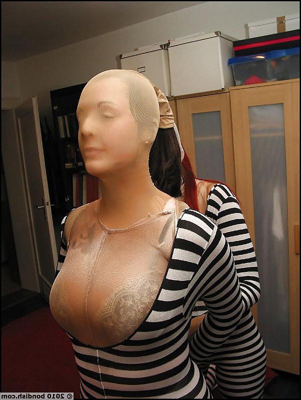 25P Pantyhose Face