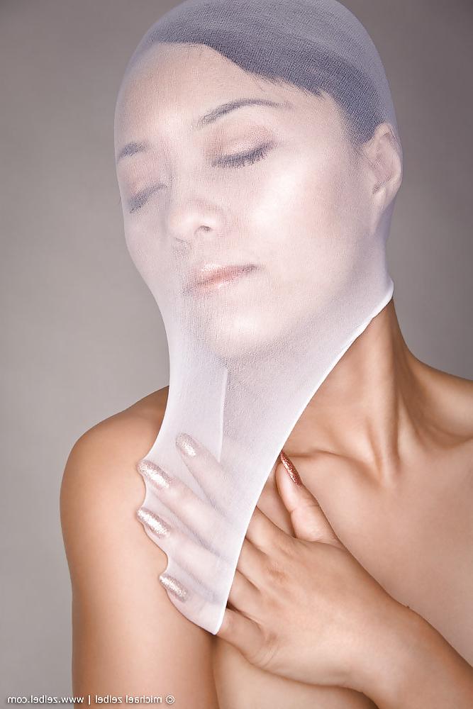 25P Pantyhose Face