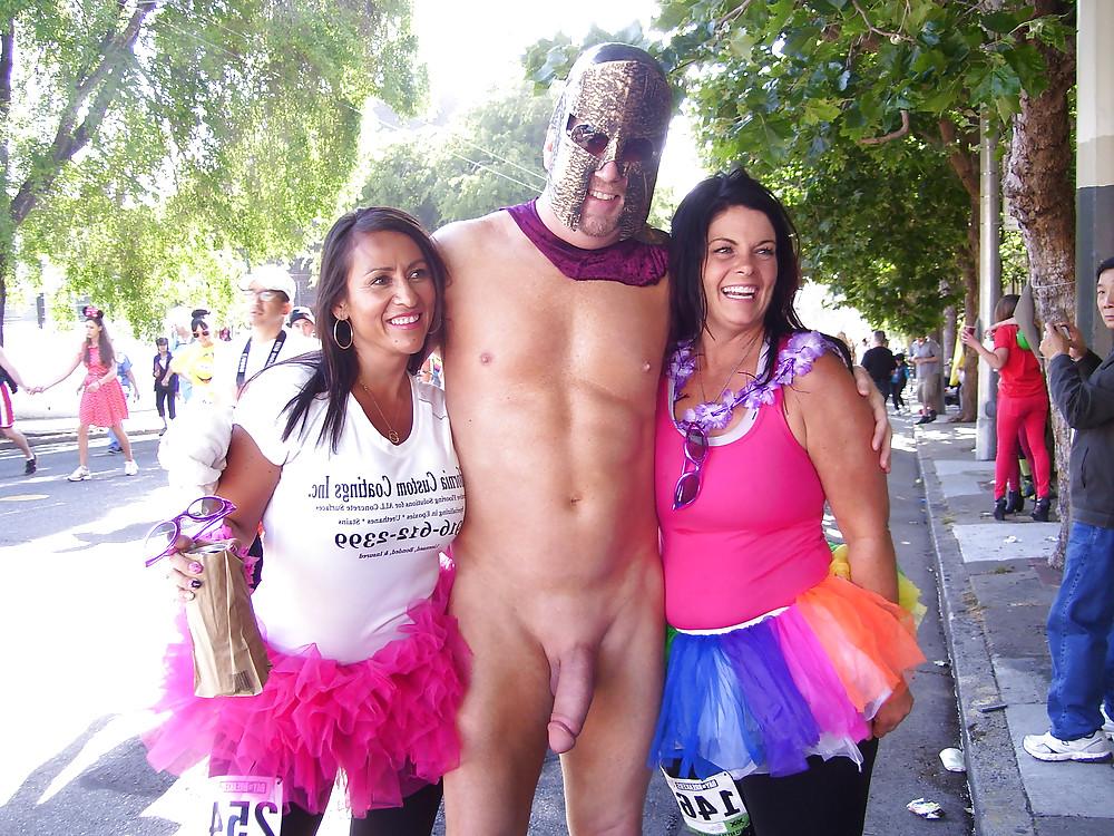 25P Public CFNM (Gladiator and Amazing Women)