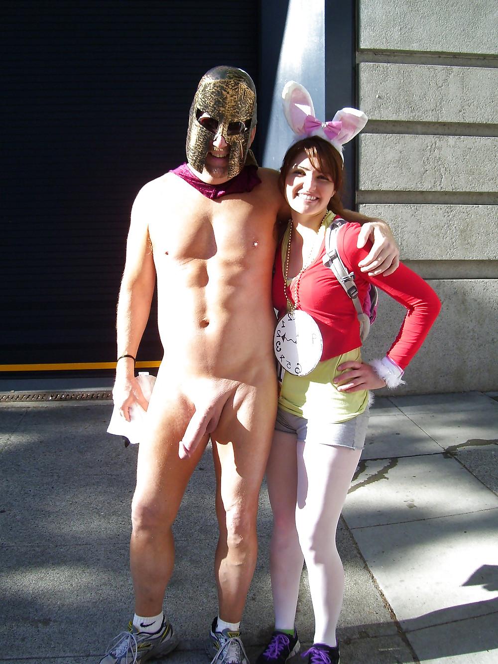 25P Public CFNM (Gladiator and Amazing Women)