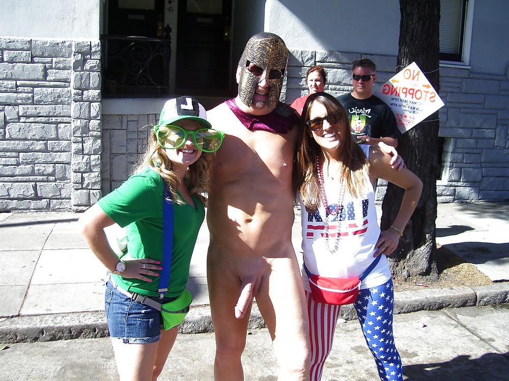 25P Public CFNM (Gladiator and Amazing Women)