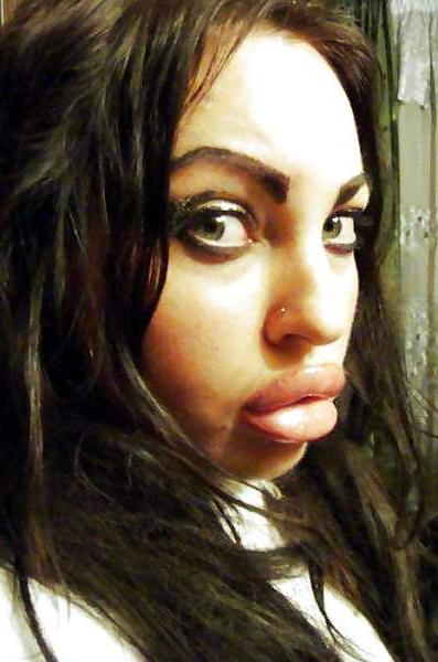 25P Makeup      red lips      face