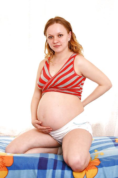 11P Pregnant redhead