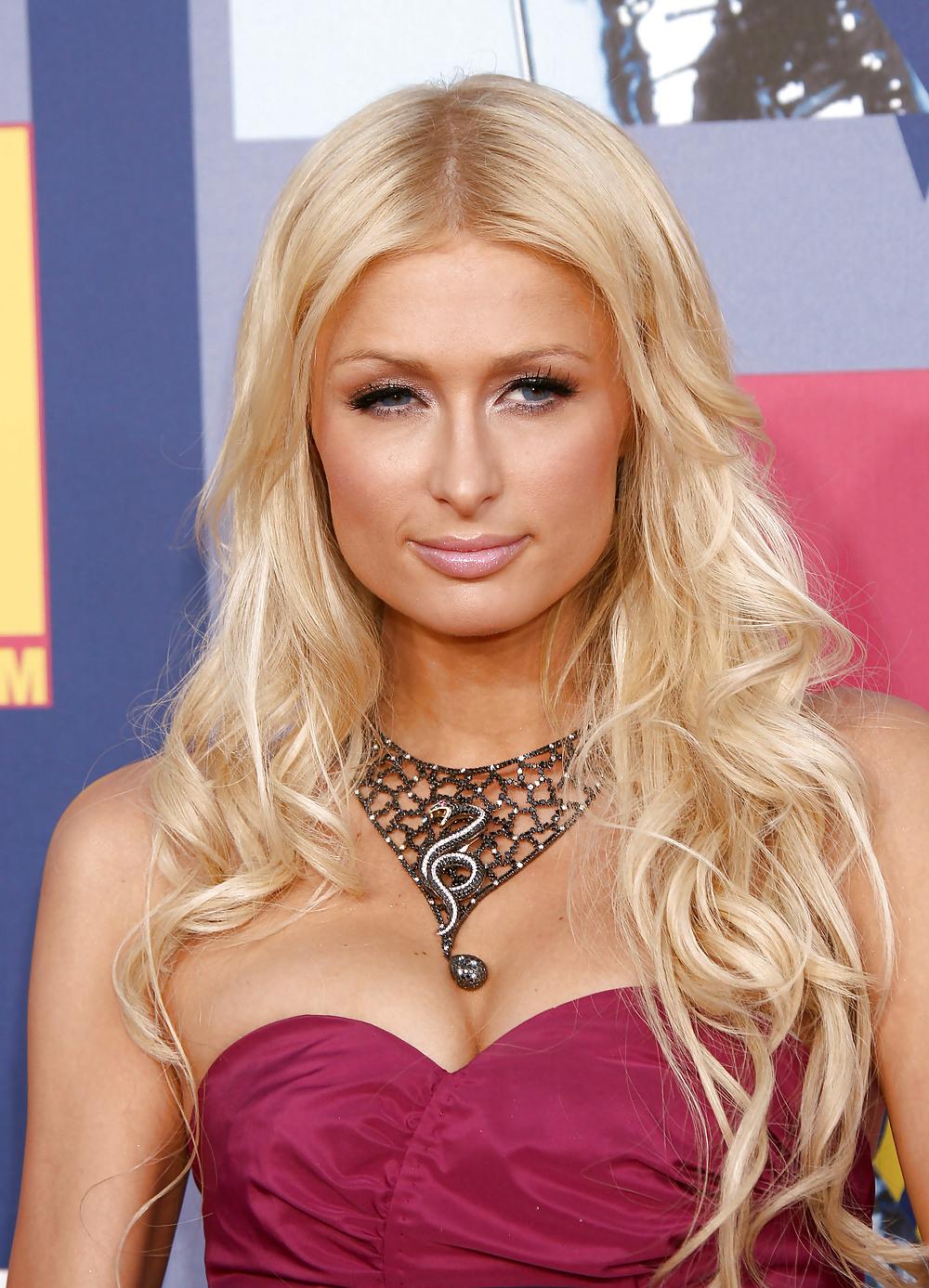 21P Cumming On Paris Hilton's Face!